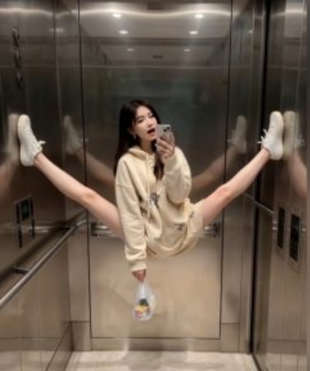 AI生成电梯一字马美女制作教程，条条流量上万，别再在外面被割韭菜了，全流程实操-灵动共创